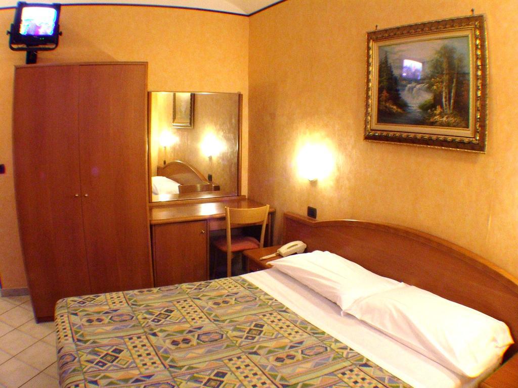 Hotel Isolabella Bussoleno Zewnętrze zdjęcie